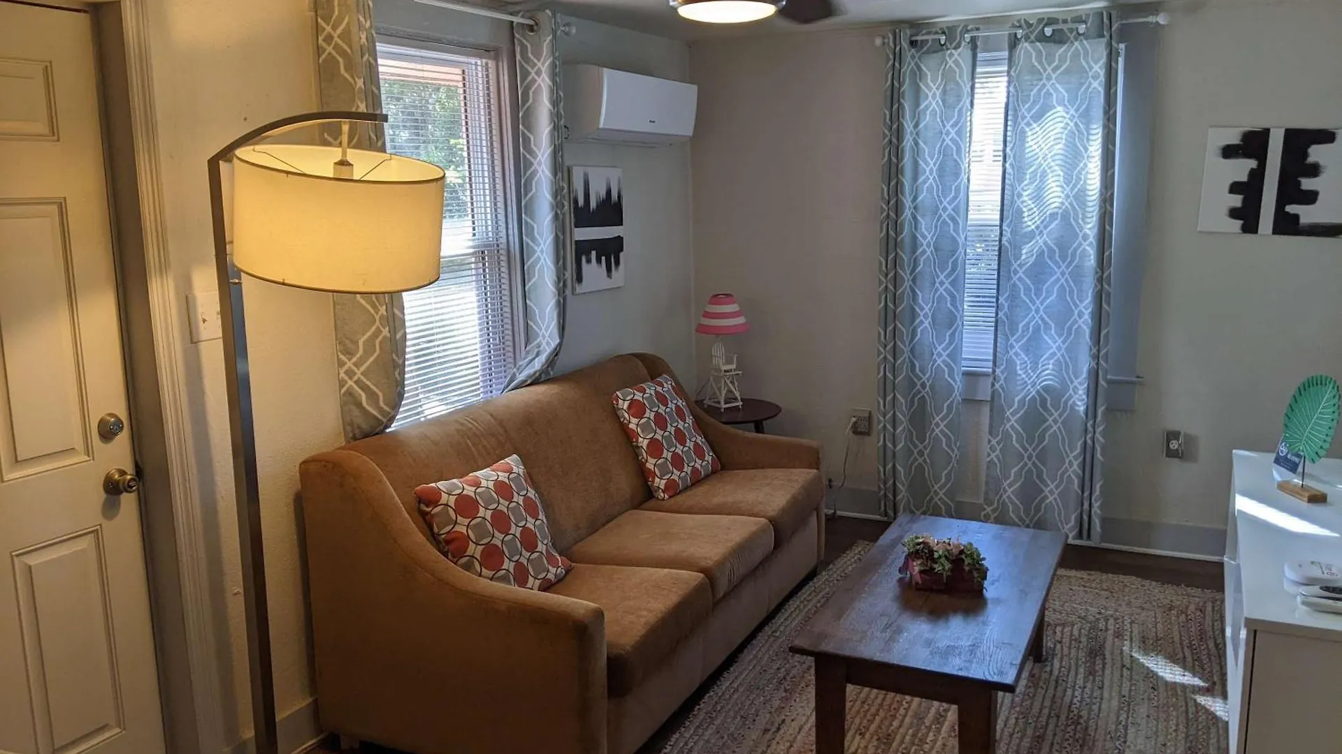 Apartment Retro Rainbow At Herb River-Orange Oasis #2-Upstairs Savannah United States